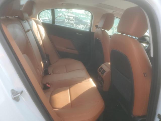 2018 JAGUAR XE PORTFOL SAJAH4EV5JCP17715