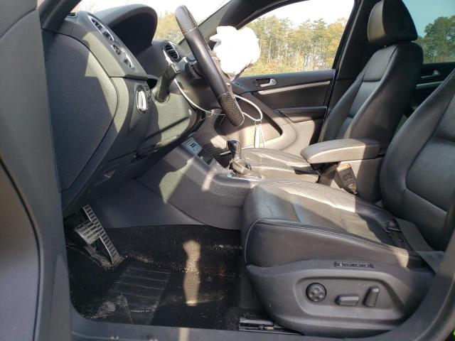  VOLKSWAGEN TIGUAN 2015 Черный