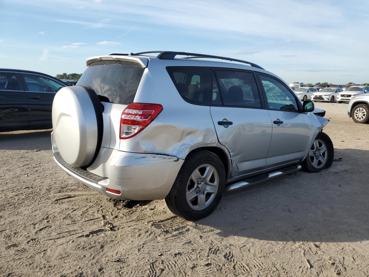 JTMZF4DV0B5036232 2011 Toyota Rav4