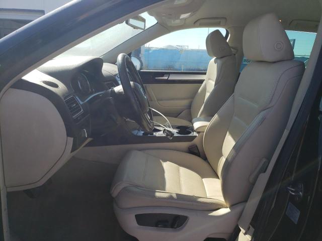 Паркетники VOLKSWAGEN TOUAREG 2012 Чорний