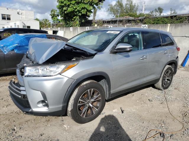 VIN 5TDZARFH1KS061556 2019 Toyota Highlander, LE no.1