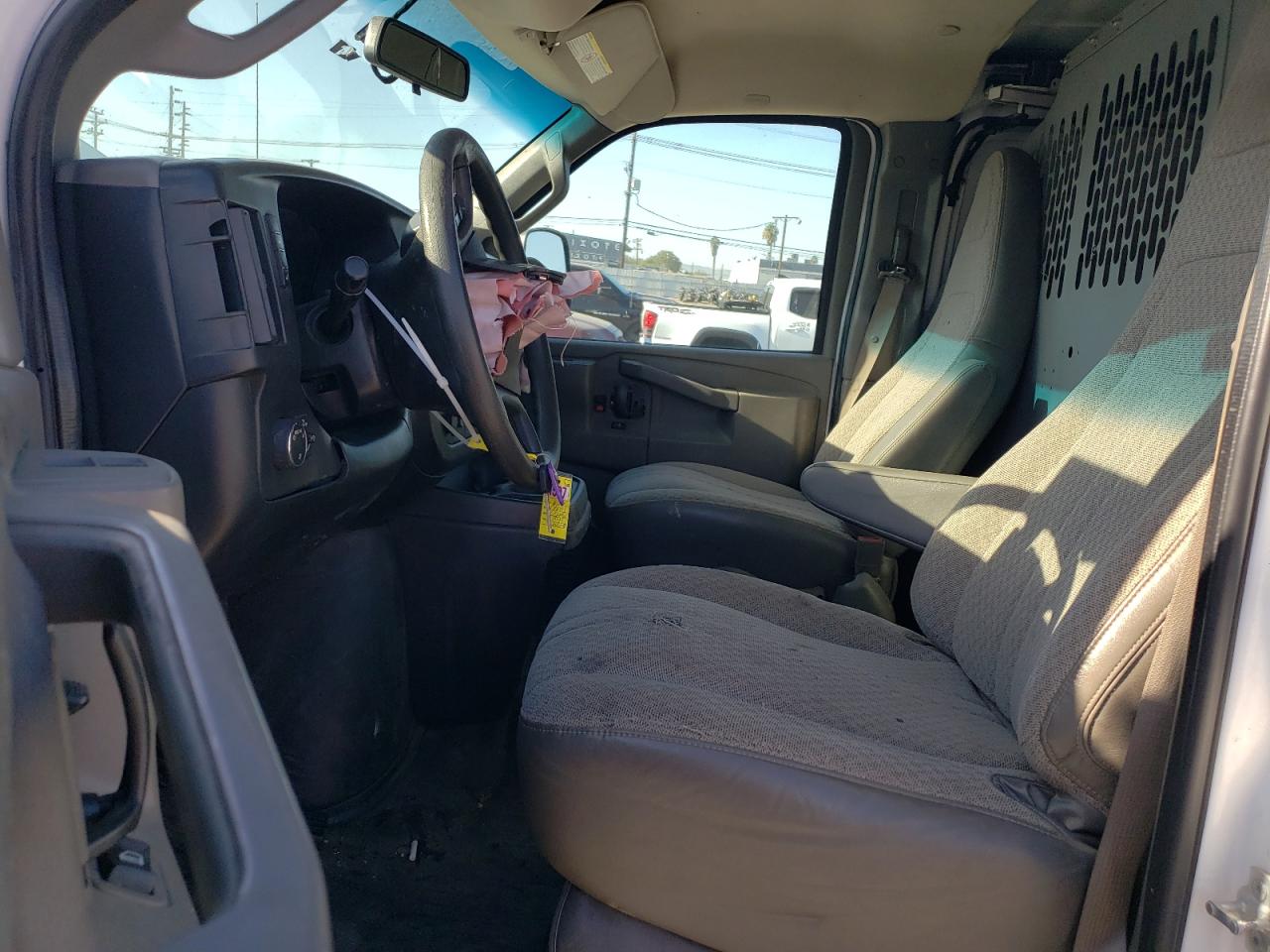 1GCWGBFF8H1125217 2017 Chevrolet Express G2500 1GCWGBFF8H1125217 2017 Chevrolet Express G2500