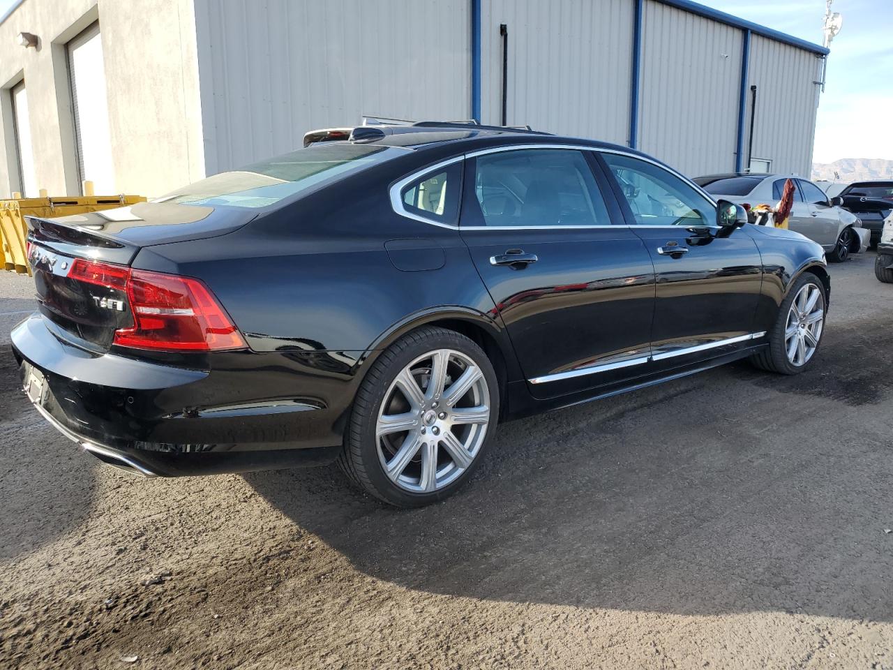 LVYA22ML1KP110010 Volvo S90 T6 INS 3