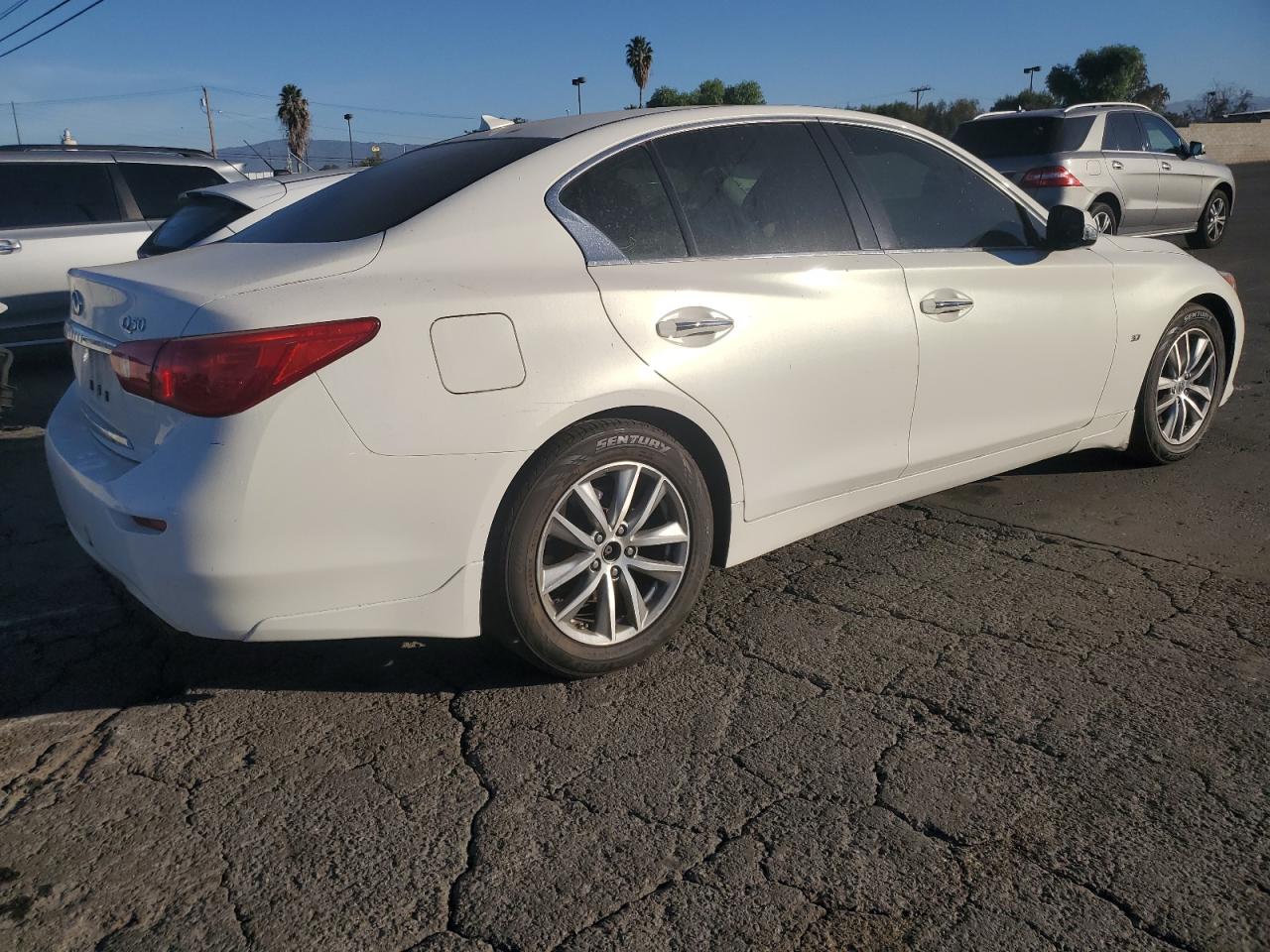 2014 Infiniti Q50 Base vin: JN1BV7AP4EM692975