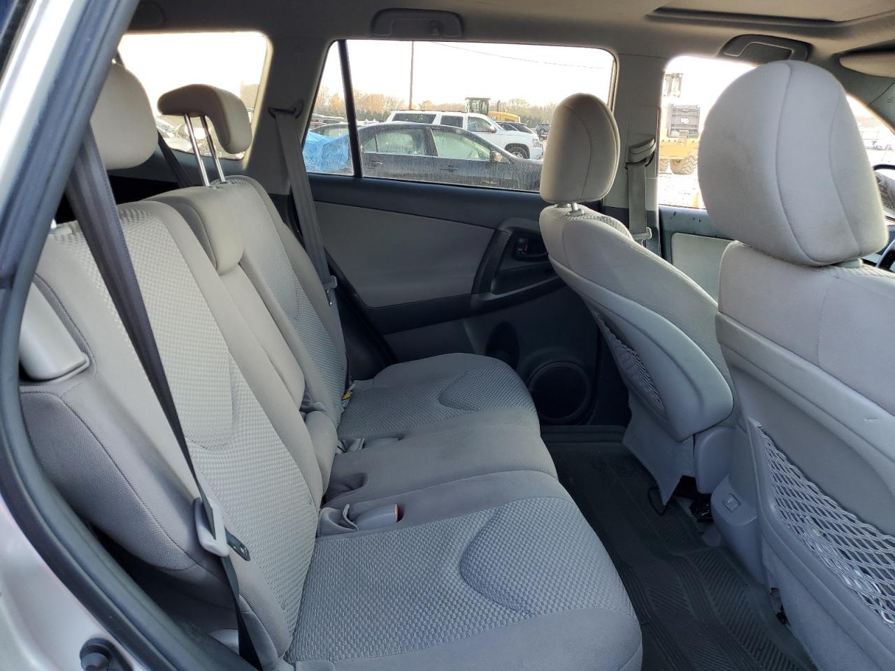 2T3YF4DV2BW059810 2011 Toyota Rav4 Limited