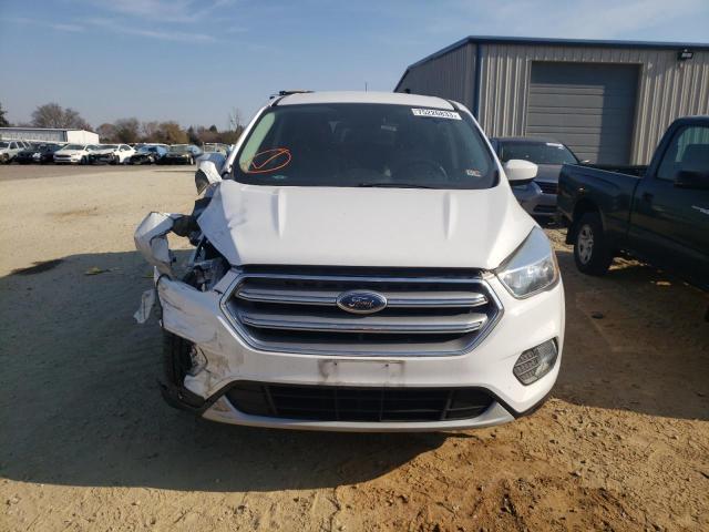 1FMCU9G98HUC99375 2017 Ford Escape Se