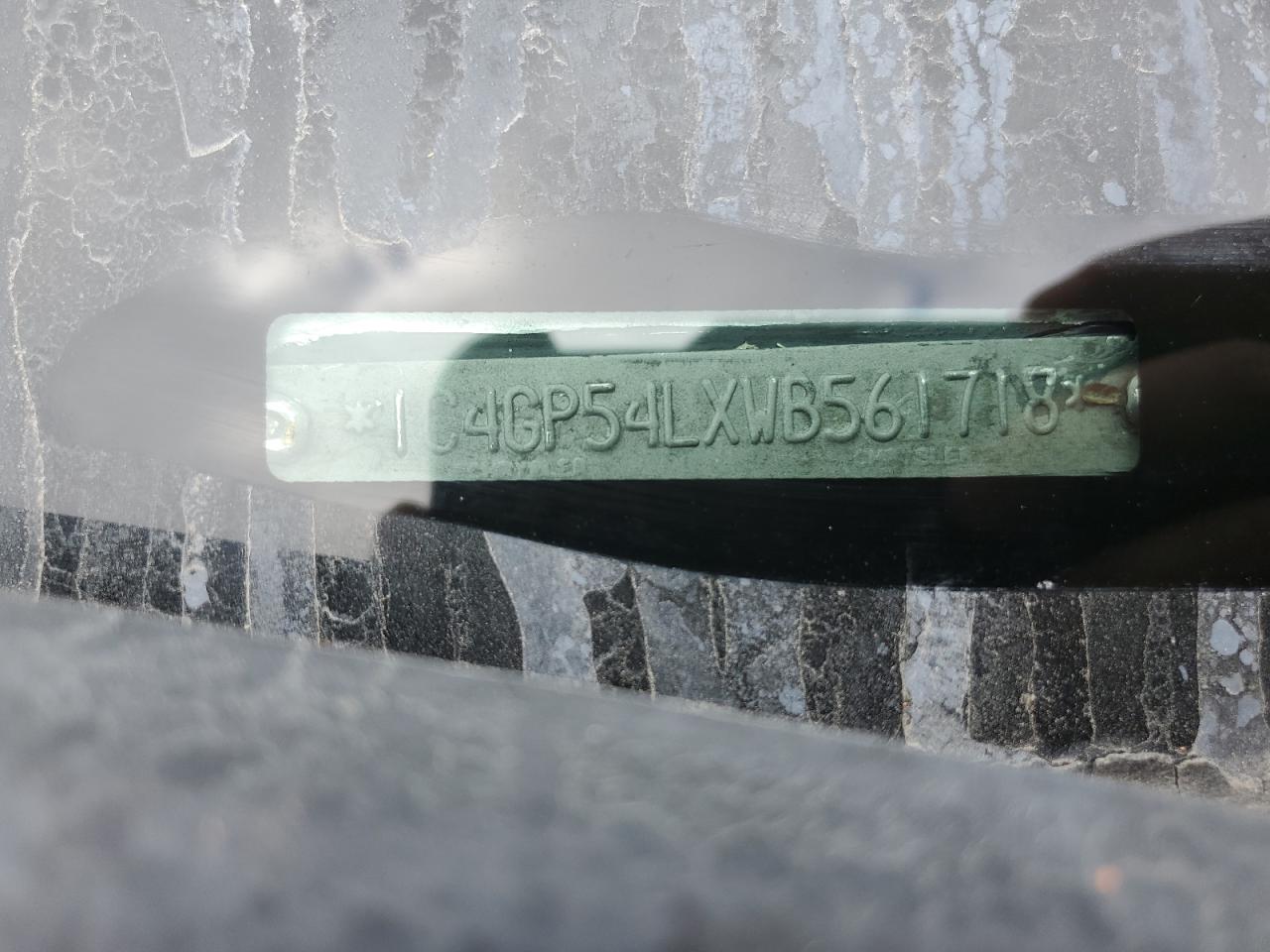 1C4GP54LXWB561718 1998 Chrysler Town & Country Lx