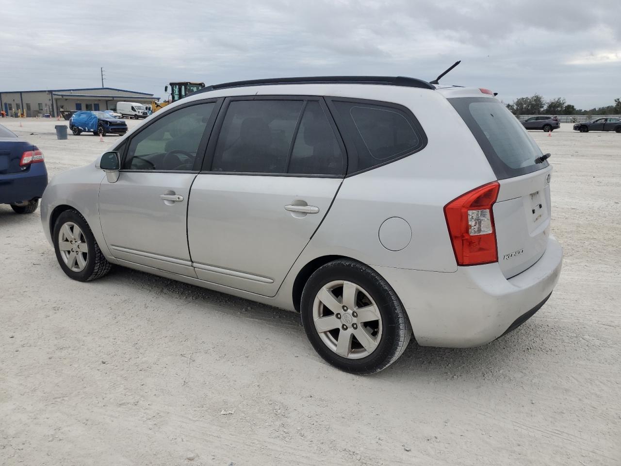 KNAFG526187149778 2008 Kia Rondo Lx KNAFG526187149778 2008 Kia Rondo Lx