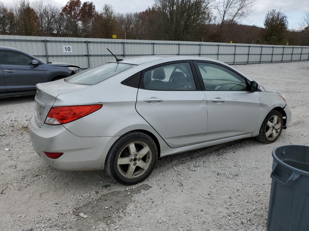 2013 Hyundai Accent Gls vin: KMHCT4AE1DU539937