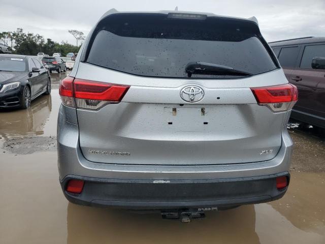 VIN 5TDKZRFH8KS558047 2019 Toyota Highlander, SE no.6