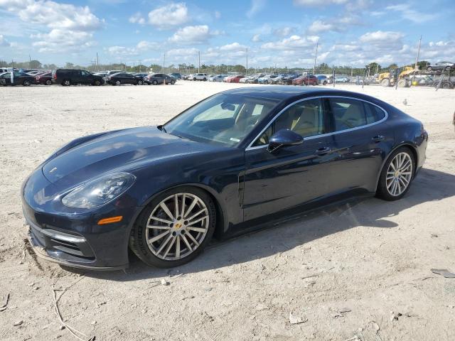 2017 Porsche Panamera 