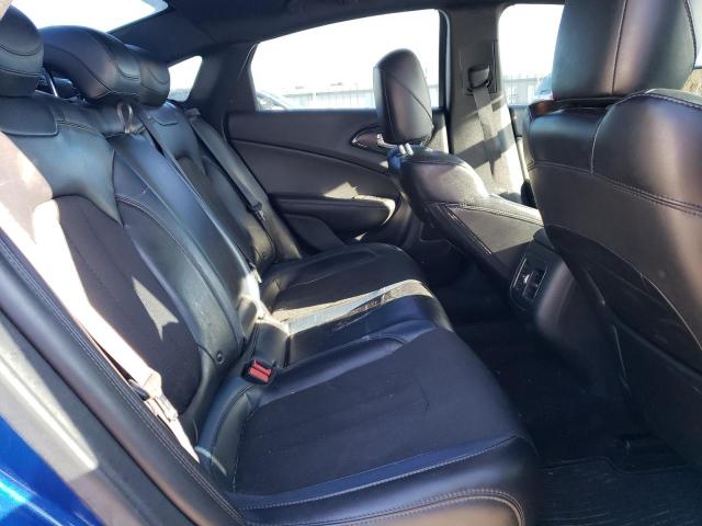 2015 Chrysler 200 - Image 10