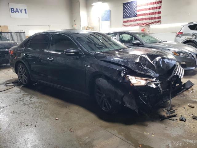  VOLKSWAGEN PASSAT 2018 Чорний