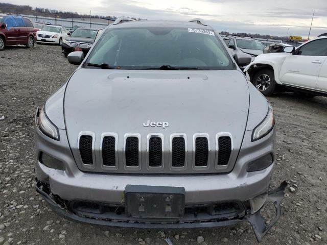 1C4PJMCS4HW576960 | 2017 Jeep cherokee latitude