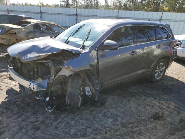 VIN 5TDZKRFH8FS105779 2015 Toyota Highlander, LE no.1