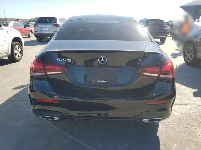 WDD3G4EB3KW026396 Mercedes-Benz A 220