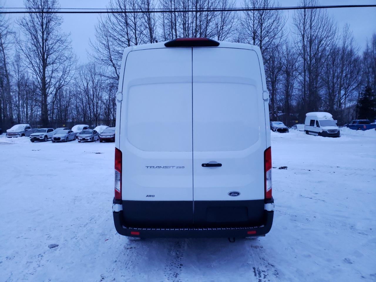 VIN: 1FTBR2X8XNKA63883 2022 FORD TRANSIT