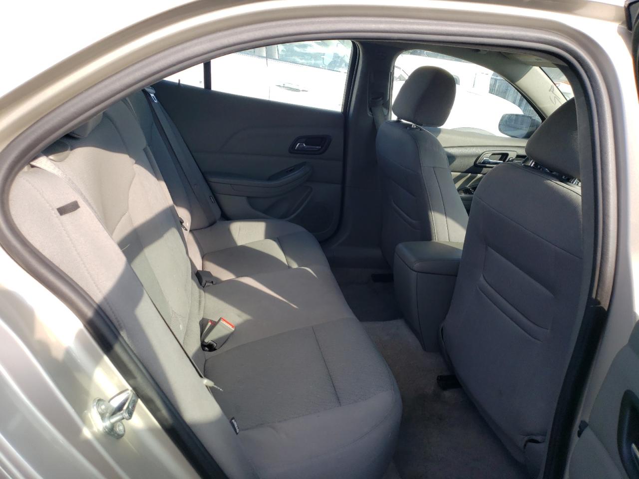 2015 Chevrolet Malibu Ls vin: 1G11B5SL5FF191836