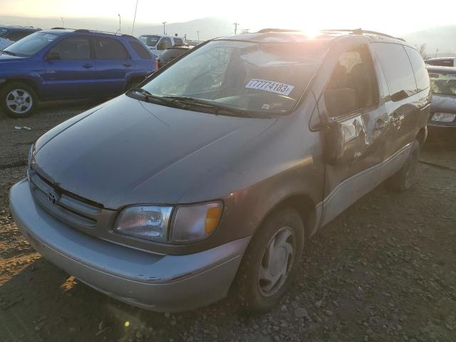 1998 Toyota Sienna LE