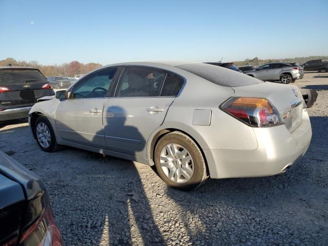 2011 Nissan Altima - Image 2