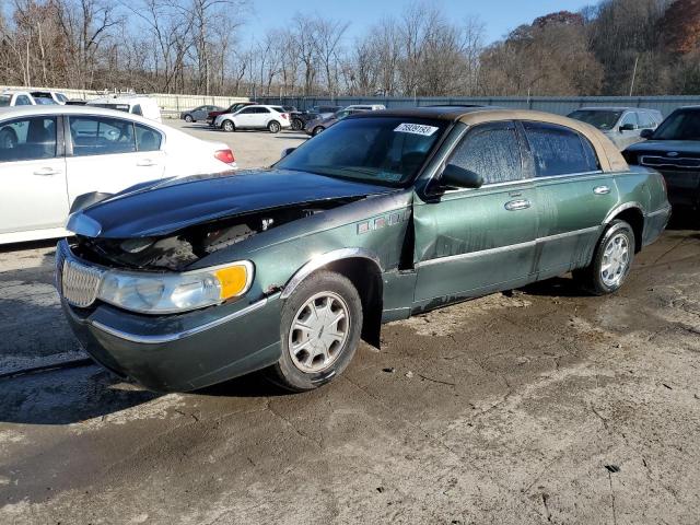 2000 Lincoln Town Car Signature