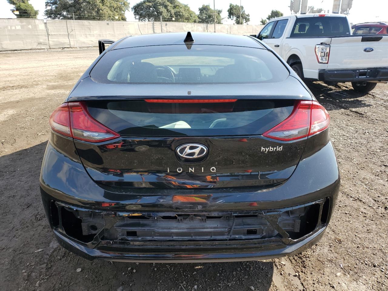 KMHC75LC8MU261110 2021 Hyundai Ioniq Se