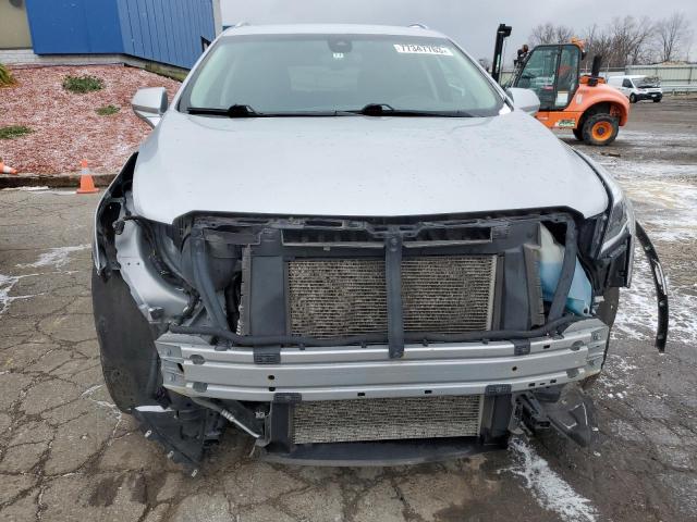 VIN 1GYKNERS9JZ213080 2018 Cadillac XT5, Premium Lu... no.5