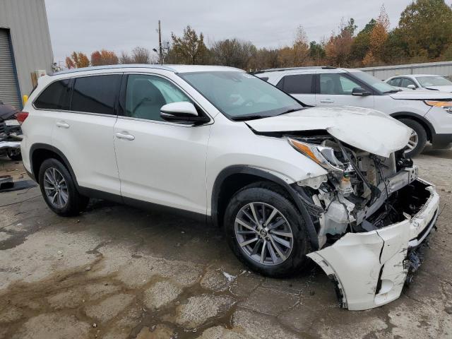 VIN 5TDKZRFH4KS571118 2019 Toyota Highlander, SE no.4