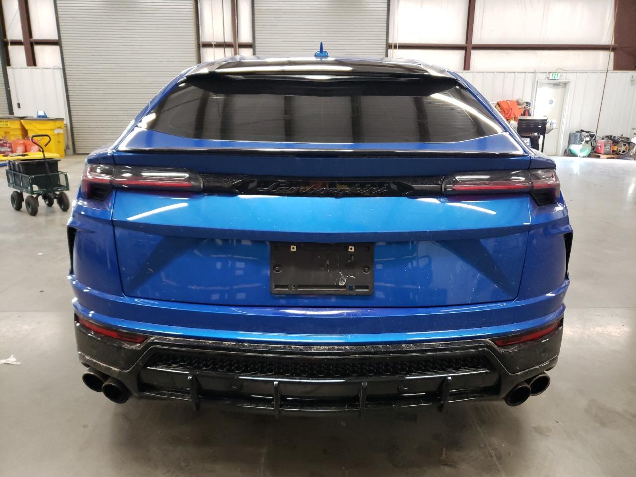 2019 Lamborghini Urus vin: ZPBUA1ZL5KLA01012