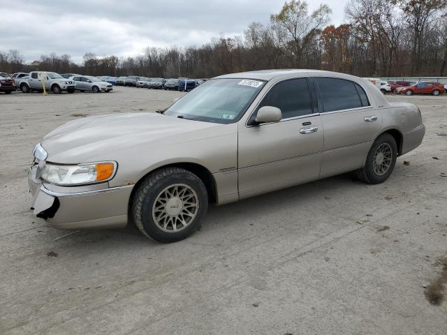 2002 Lincoln Town Car Signature