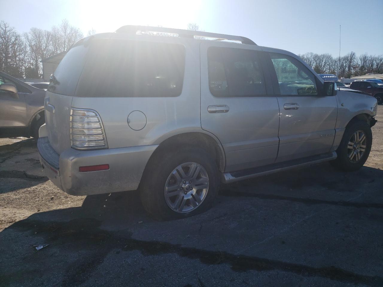 4M2EU48E57UJ16373 2007 Mercury Mountaineer Premier