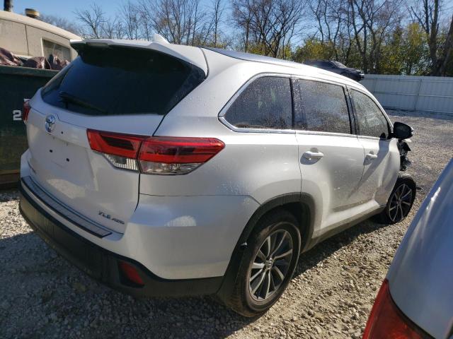 VIN 5TDJZRFHXKS586024 2019 Toyota Highlander, SE no.3