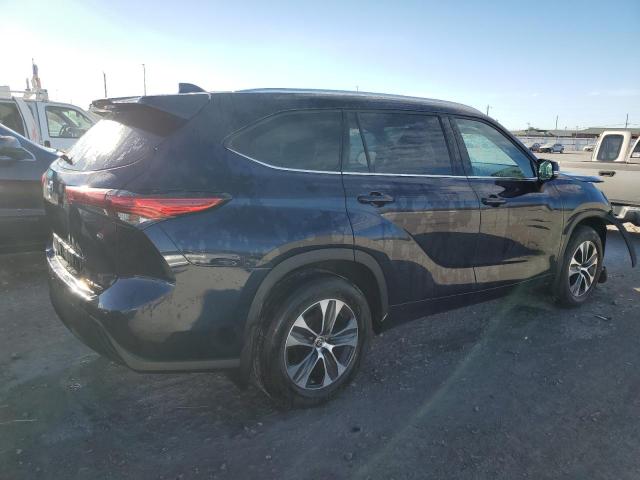 VIN 5TDHZRBH4MS071396 2021 Toyota Highlander, Xle no.3