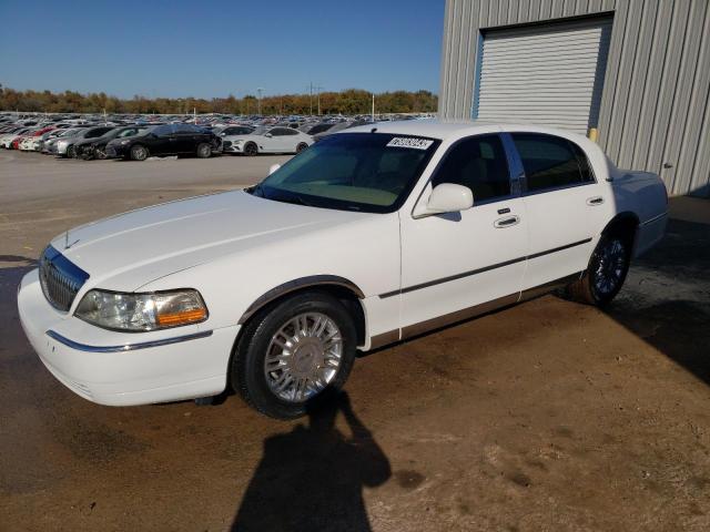 2010 Lincoln Town Car Signature Limited