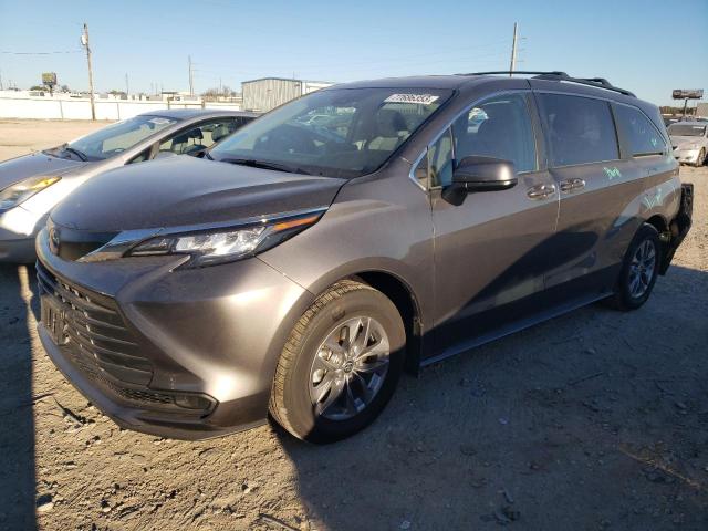 2023 Toyota Sienna LE