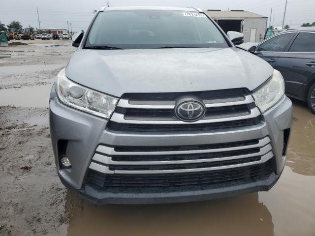 VIN 5TDKZRFH8KS558047 2019 Toyota Highlander, SE no.5