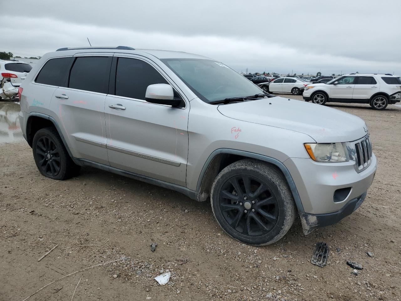 1J4RS4GG3BC549392 2011 Jeep Grand Cherokee Laredo