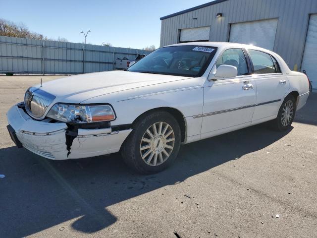 2004 Lincoln Town Car Executive