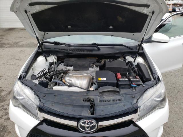 Седани TOYOTA CAMRY 2017 Білий