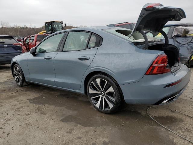 7JRL12TZ2NG157674 Volvo S60 B5 Mom  2