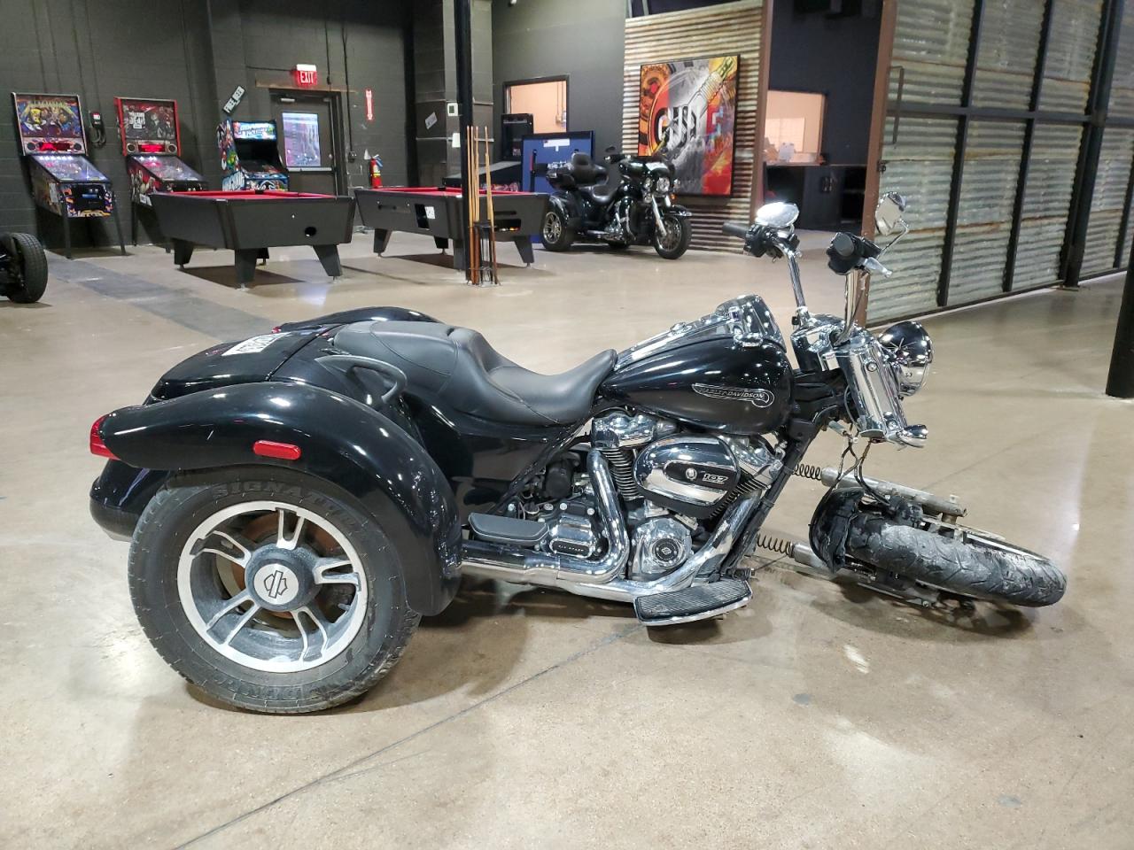 1HD1MCC11HB852208 HARLEY-DAVIDSON FLRT FREE 2017
