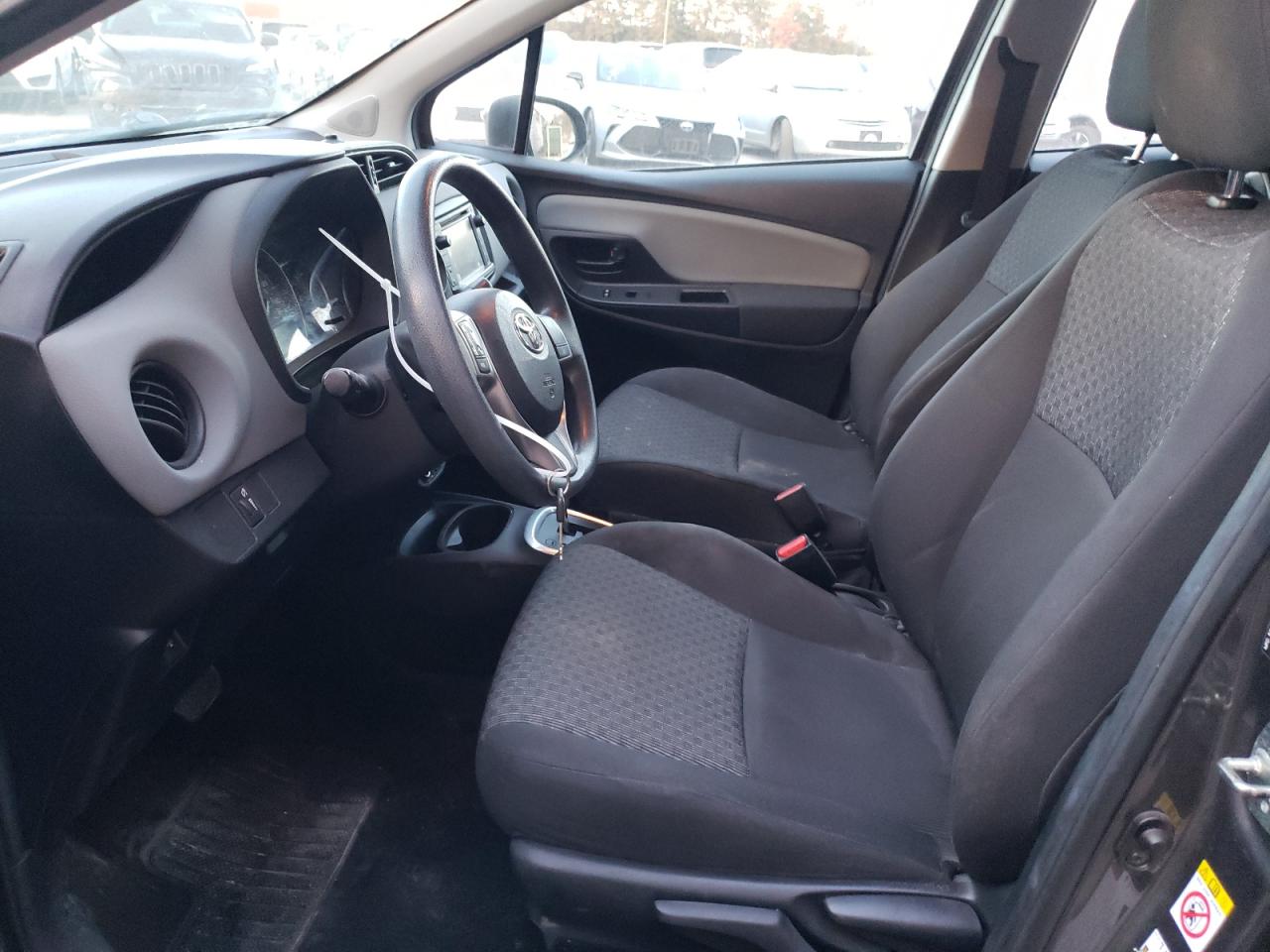 VNKKTUD37HA083872 2017 Toyota Yaris L