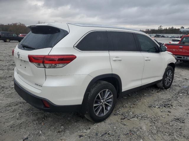 VIN 5TDJZRFH2KS568651 2019 Toyota Highlander, SE no.3