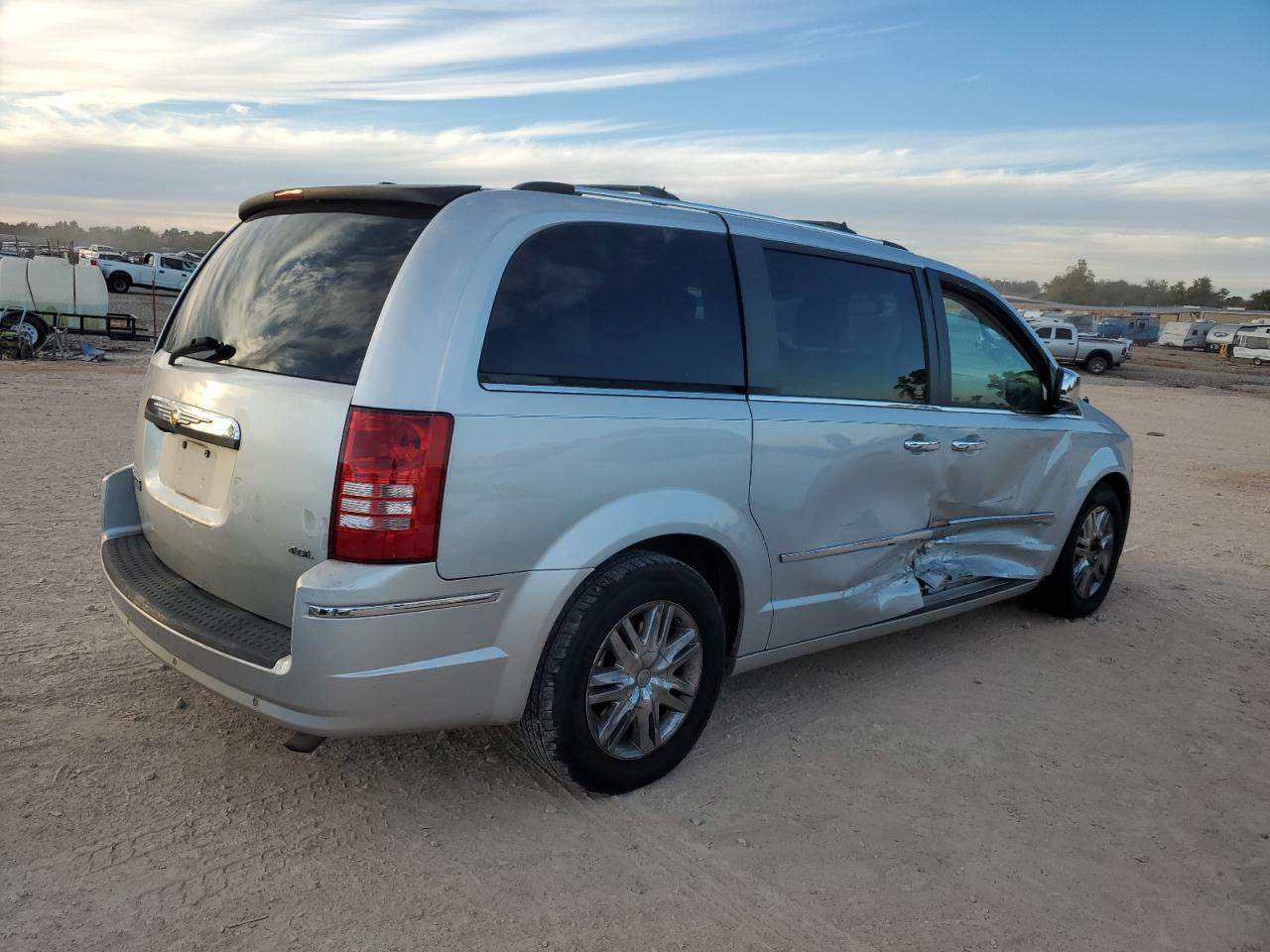 2A8HR64X18R116658 2008 Chrysler Town & Country Limited