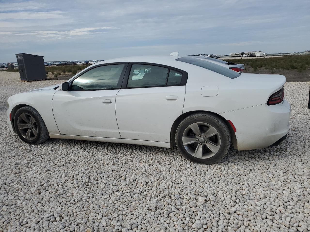 2C3CDXHG8GH186683 2016 Dodge Charger Sxt