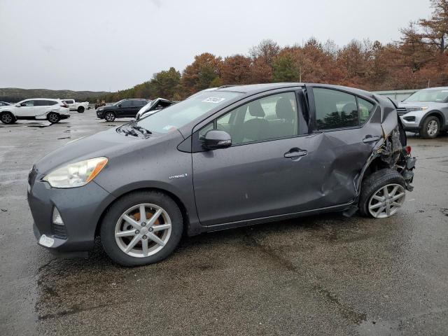 2013 Toyota Prius c 