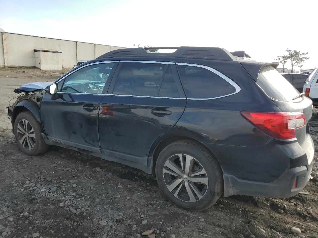 2019 Subaru Outback 2.5I Limited vin: 4S4BSANC4K3219343