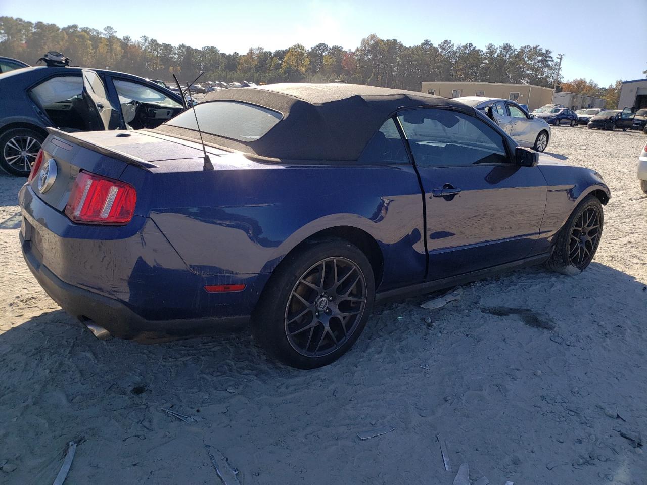 2012 Ford Mustang vin: 1ZVBP8EM2C5212871