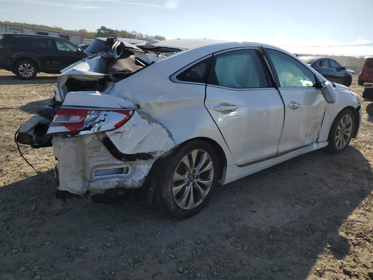 Lot #3037150484 2012 HYUNDAI AZERA GLS