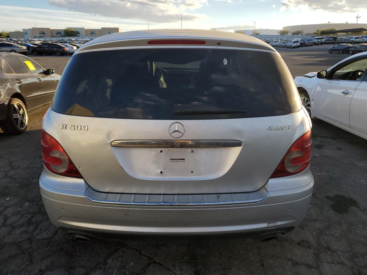 4JGCB75E17A043069 2007 Mercedes-Benz R 500